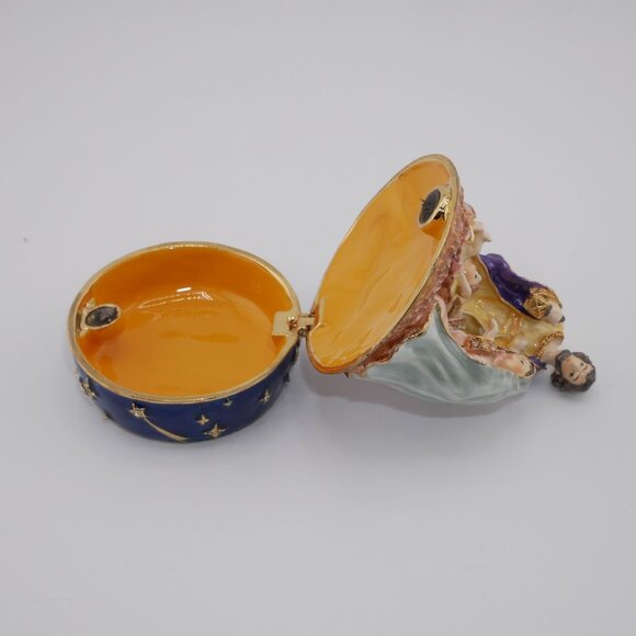 Cottage Garden Hand-Painted Nativity Scene Hinged Trinket Box Collectible - Picture 3 of 6